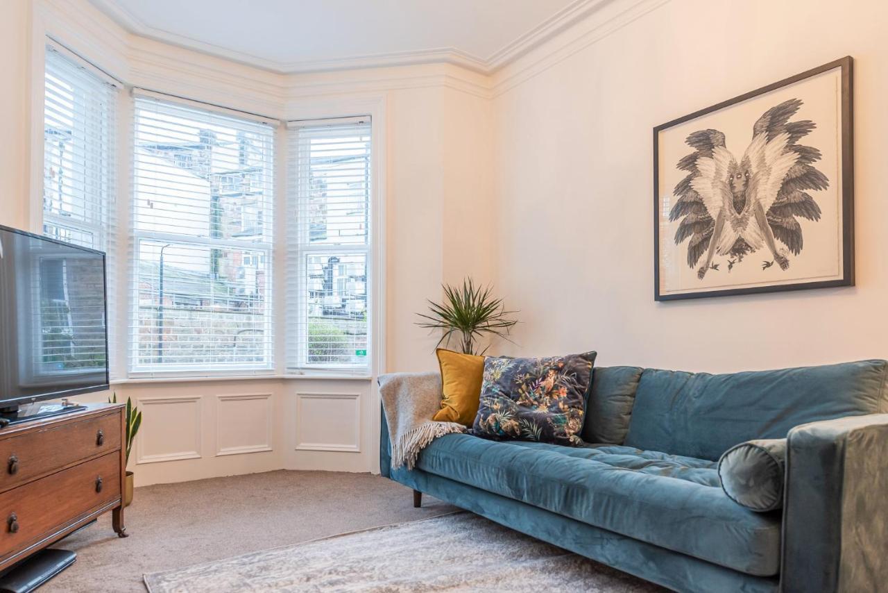 Perfectly Located 4 Storey Townhouse With 2 Parking Spaces In Central Harrogate Exterior foto